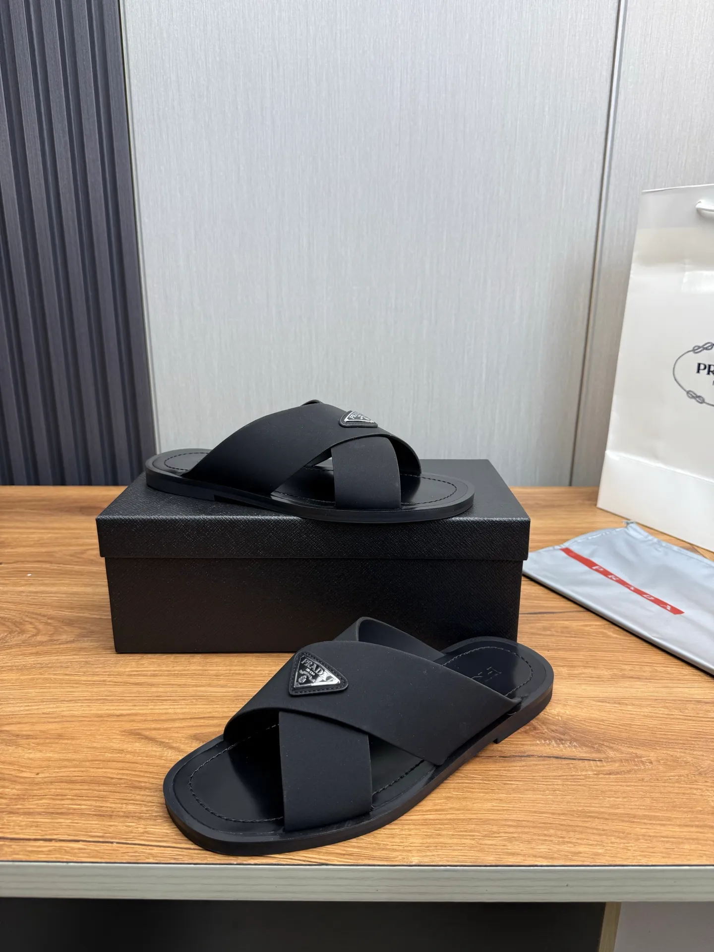 Factory price 340💰 ＰＲＡＤＡPrada - popular men's slippers hot sale 🔥 🩴Official website one to one production 38-45 sizes 45 46 🉑️Customized!